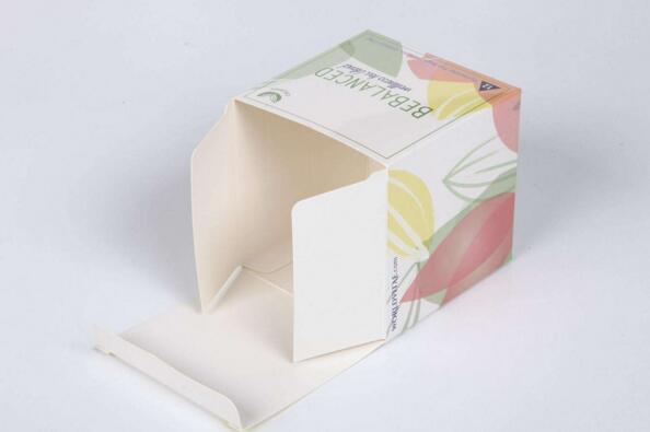 日用品禮品包裝設(shè)計送女朋友怎么設(shè)計 日用品禮品包裝設(shè)計品